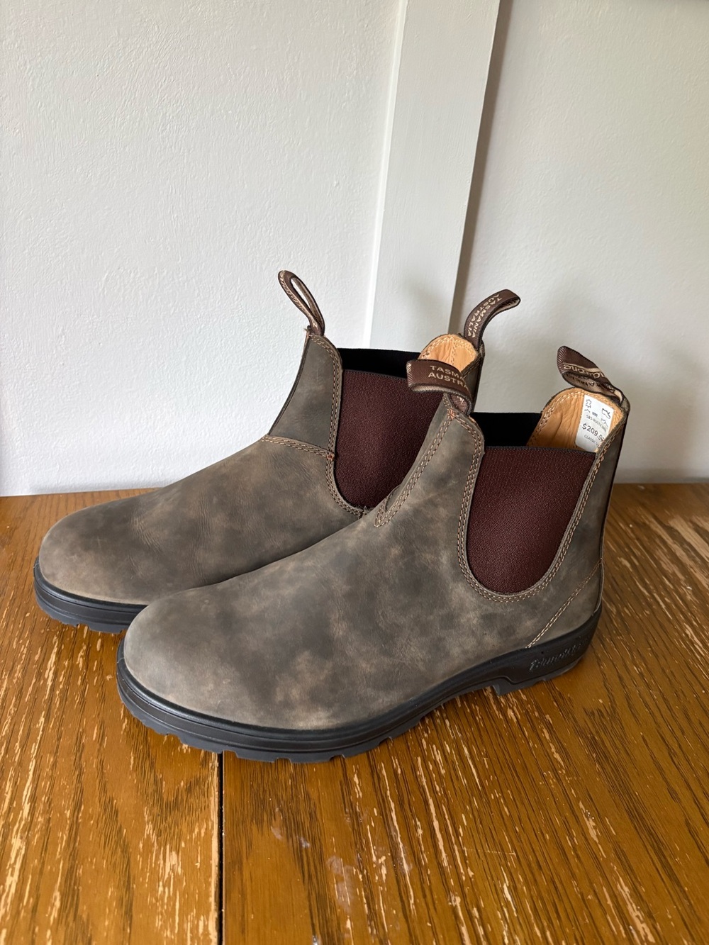 Mens Blundstone Classic 585 Leather Chelsea Boot Rustic Brown US 10.5 / AUS 9.5